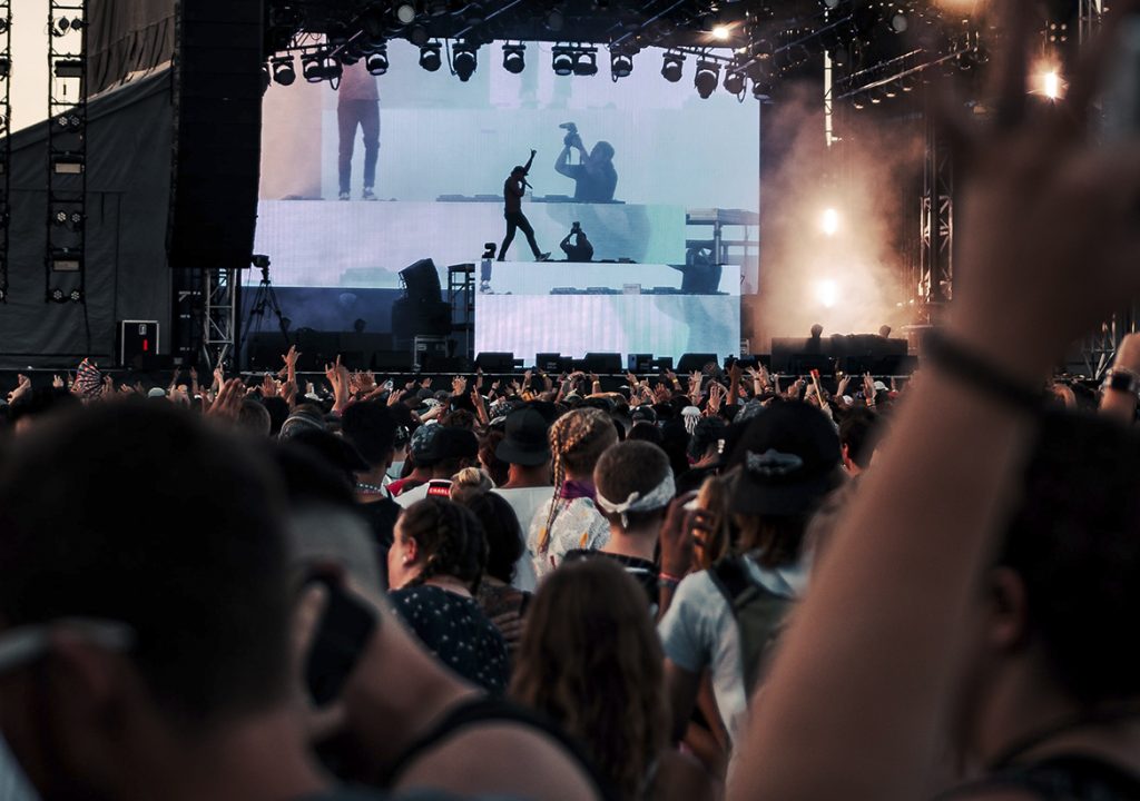 ¡Se vienen los conciertos! ¿Qué calzado me conviene usar?