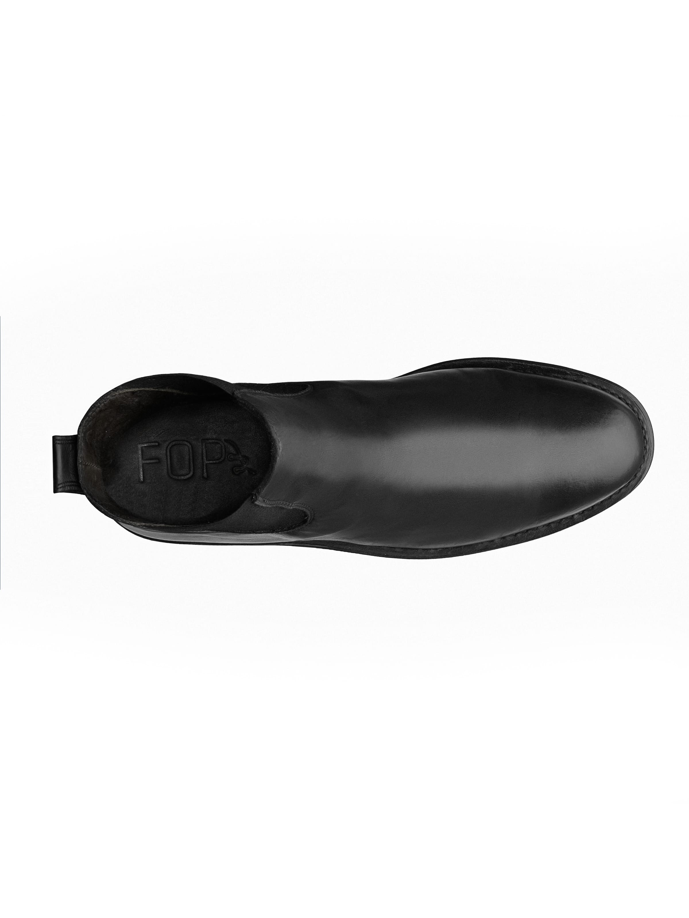 Rickie- Black